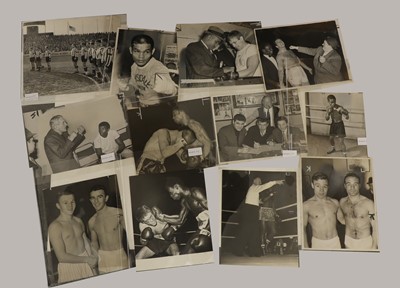 Lot 73 - A collection of football and boxing press photography