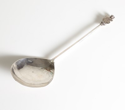 Lot 195 - A 17th-century Dutch silver spoon
