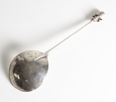 Lot 195 - A 17th-century Dutch silver spoon