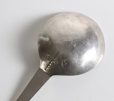Lot 203 - A 17th-century Dutch silver spoon