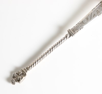 Lot 203 - A 17th-century Dutch silver spoon