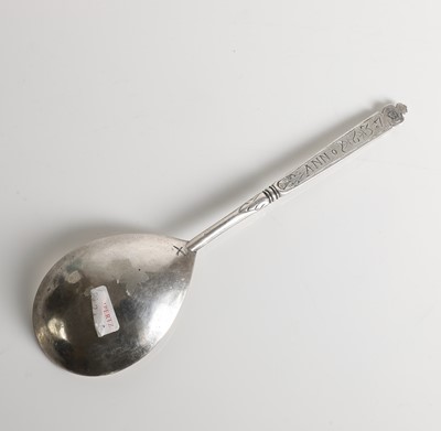 Lot 204 - A 17th century Norwegian silver spoon