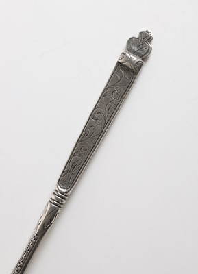 Lot 204 - A 17th century Norwegian silver spoon