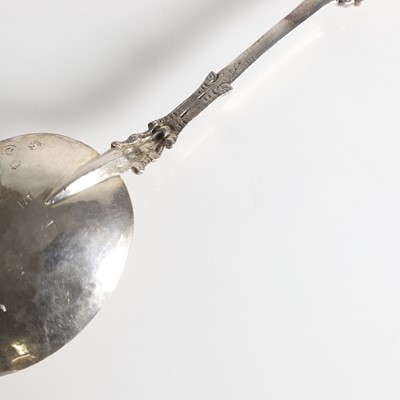Lot 193 - A 17th-century Dutch silver spoon