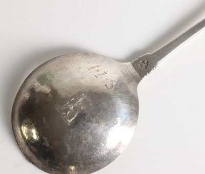 Lot 192 - A 17th-century Scandinavian silver spoon