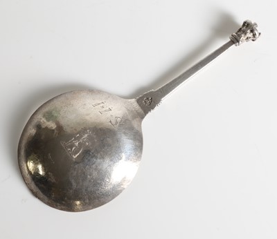 Lot 192 - A 17th-century Scandinavian silver spoon