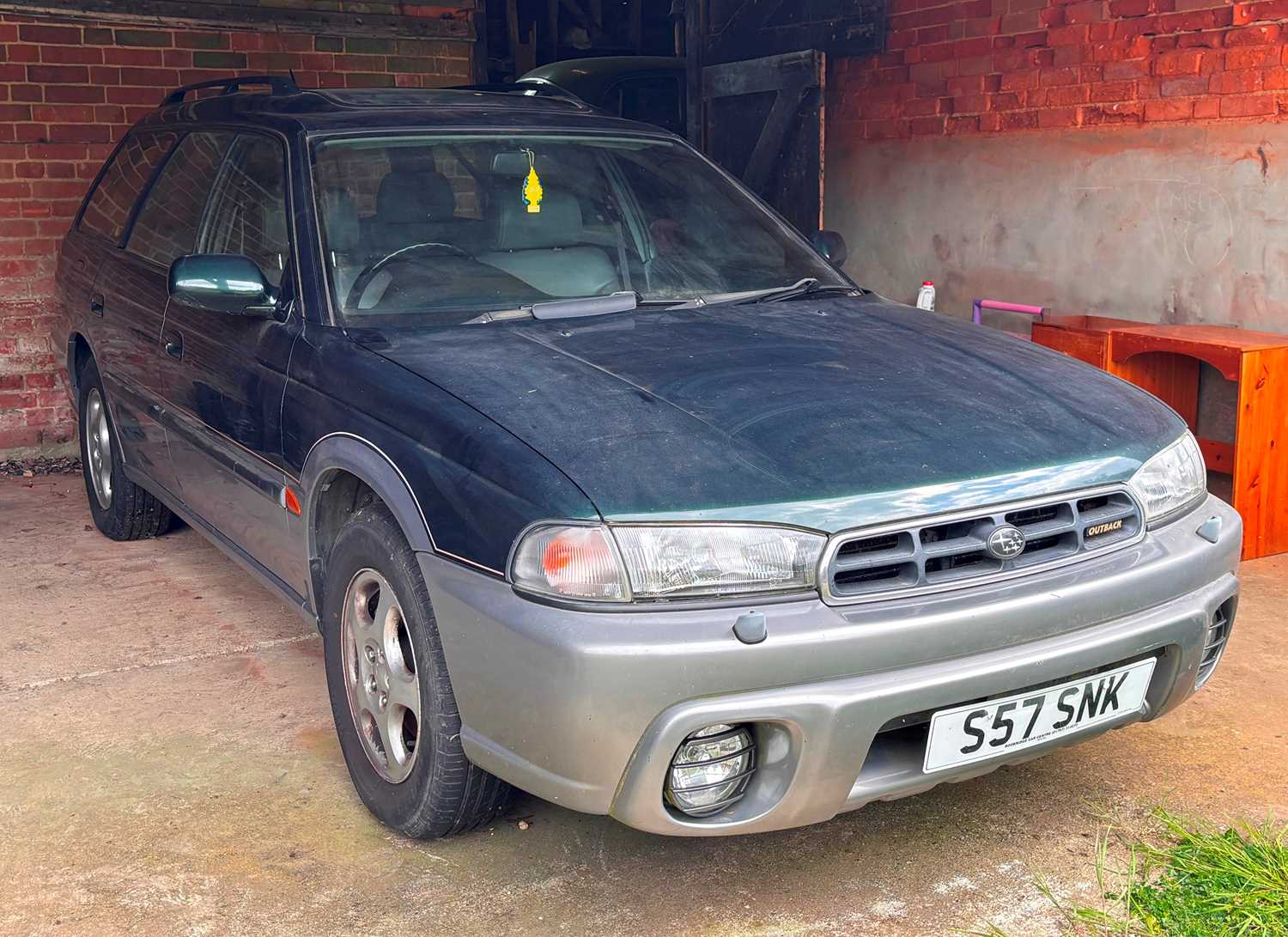 Lot 60 - 1998 Subaru Outback auto estate