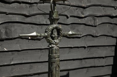 Lot 460 - A pair of Regency cast iron pier lights