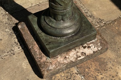 Lot 460 - A pair of Regency cast iron pier lights