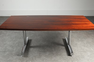Lot 169 - A rosewood table
