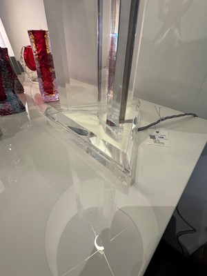 Lot 156 - A pair of Lucite table lamps