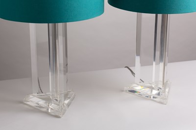 Lot 156 - A pair of Lucite table lamps