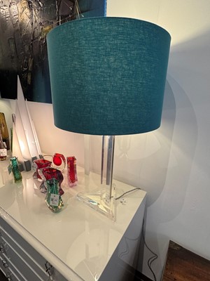 Lot 156 - A pair of Lucite table lamps