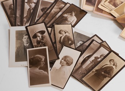 Lot 36 - A collection of mixed photography