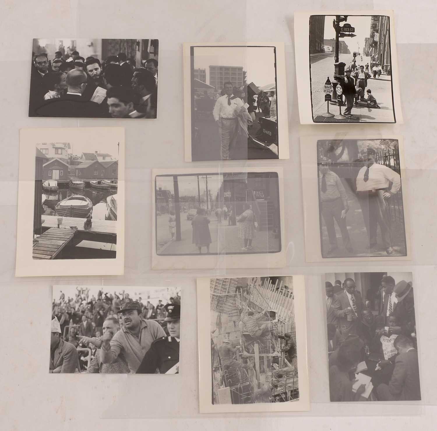 Lot 87 - Henri Cartier-Bresson (French, 1908-2004)