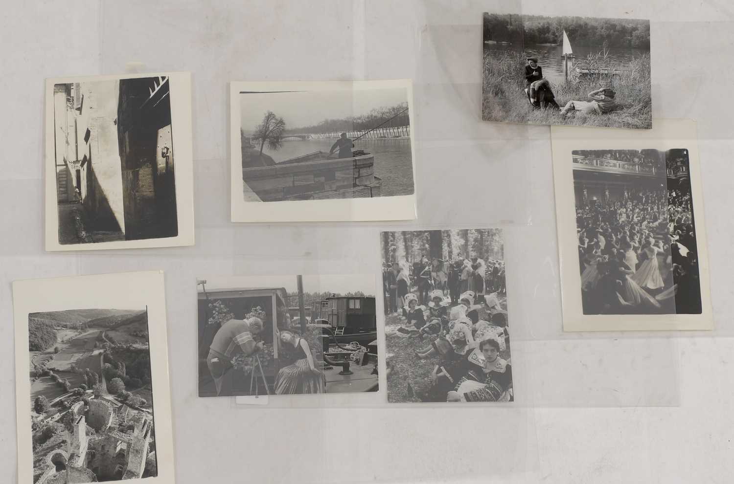 Lot 85 - Henri Cartier-Bresson (French, 1908-2004)