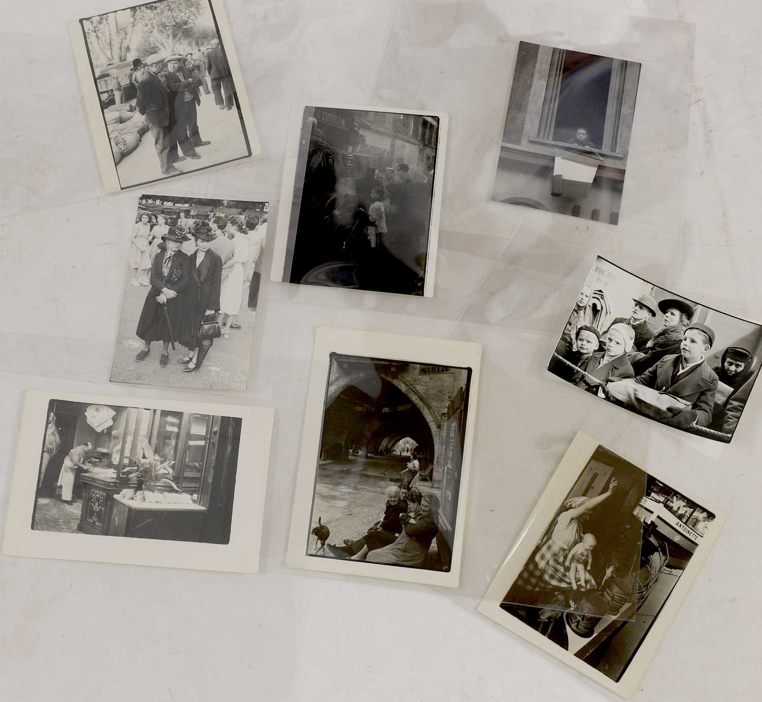 Lot 86 - Henri Cartier-Bresson (French, 1908-2004)