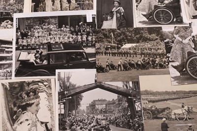 Lot 125 - A collection of photographs of British royalty