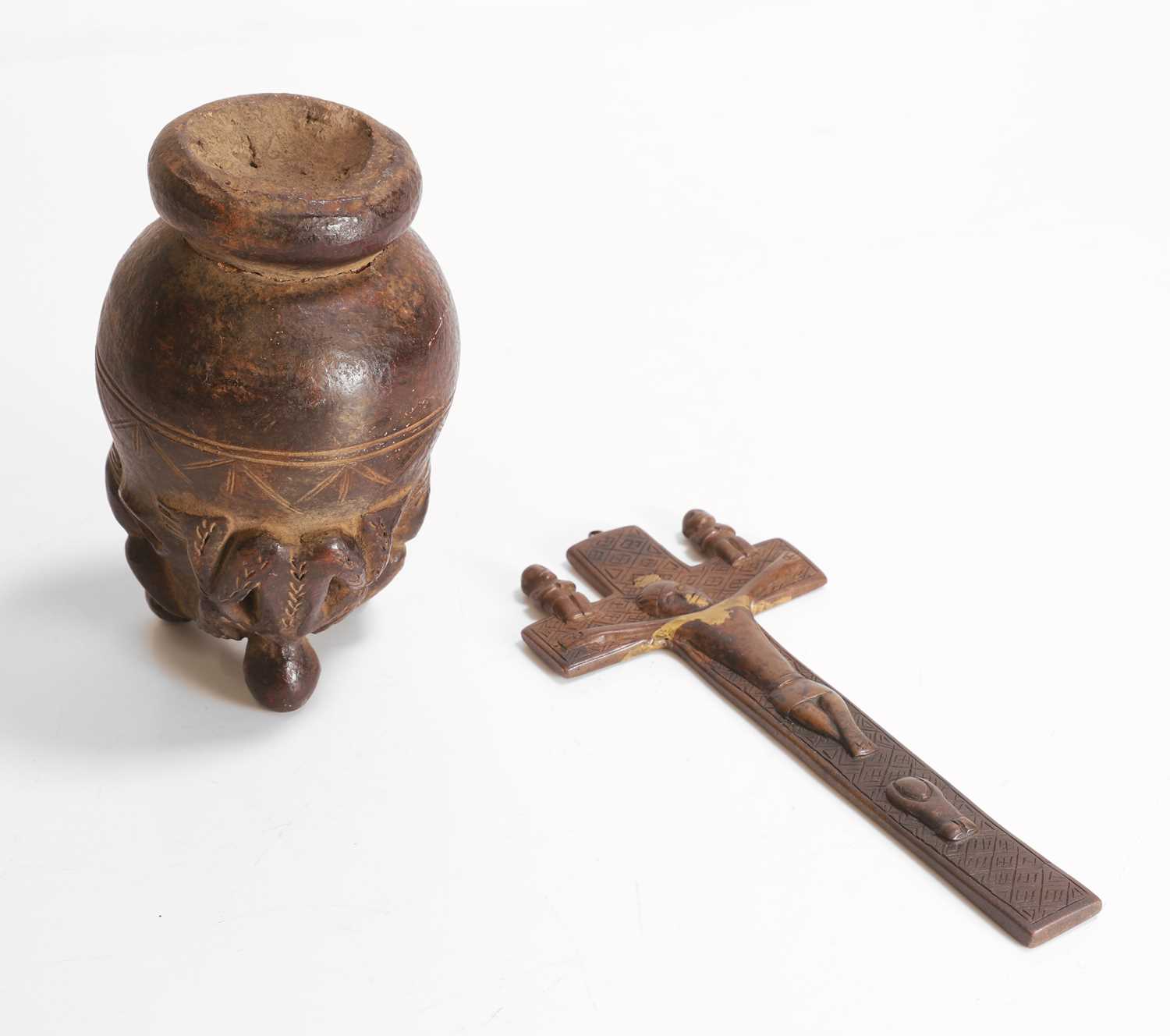 Lot 273 - Two African tribal objects