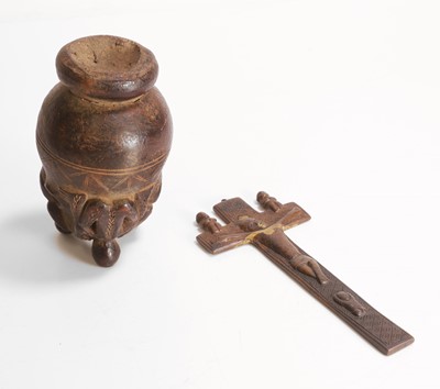 Lot 273 - Two African tribal objects