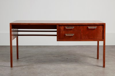 Lot 408 - A walnut desk