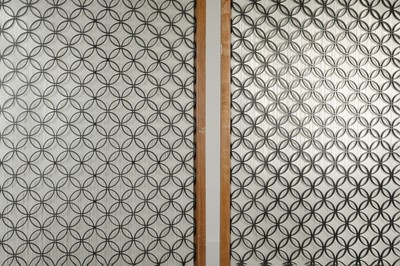 Lot 59 - A large pair of screens