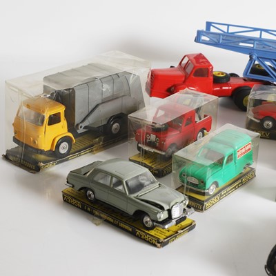 Lot 263 - A collection of toy cars