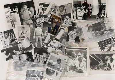 Lot 72 - A large collection of boxing press photographs