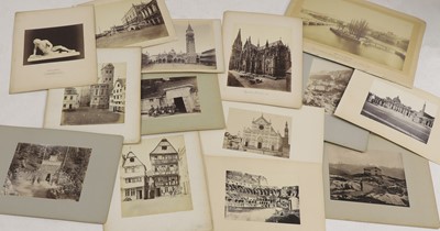 Lot 32 - A collection of Italian architectural views