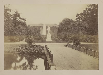 Lot 32 - A collection of Italian architectural views