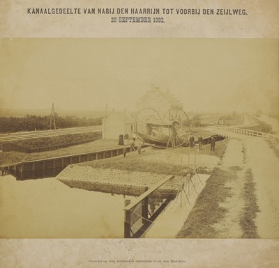 Lot 30 - A collection of construction images
