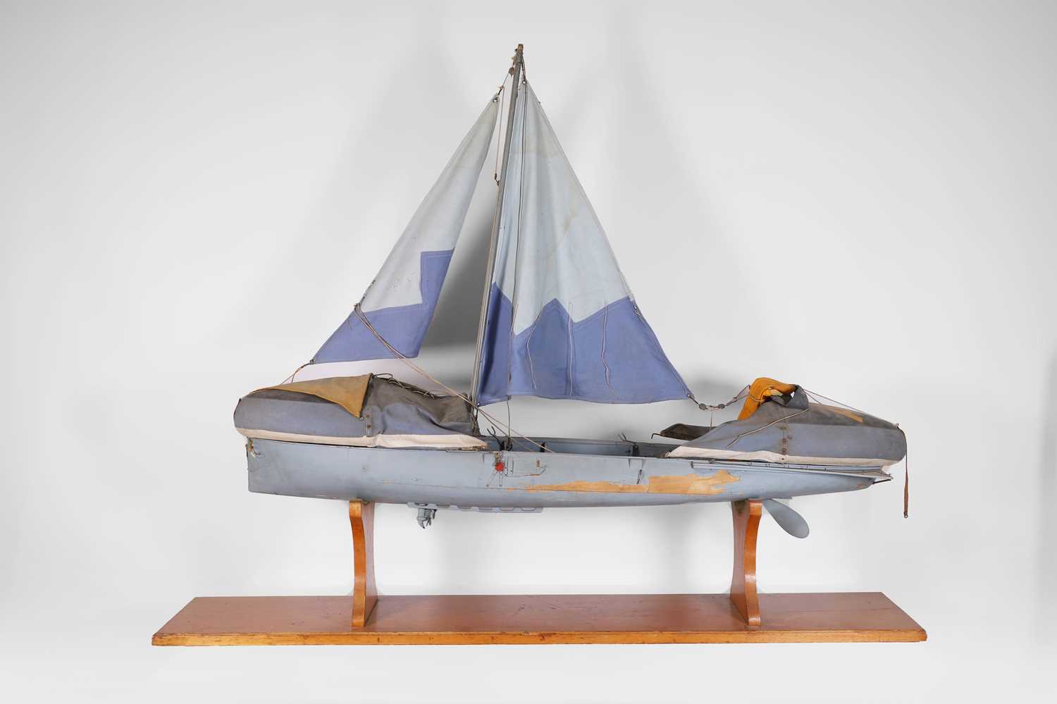 Lot 166 - A model rescue boat