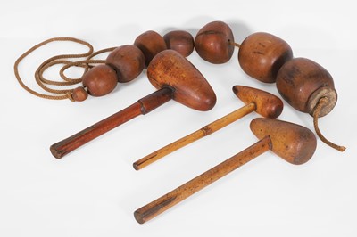 Lot 302 - A collection of treen