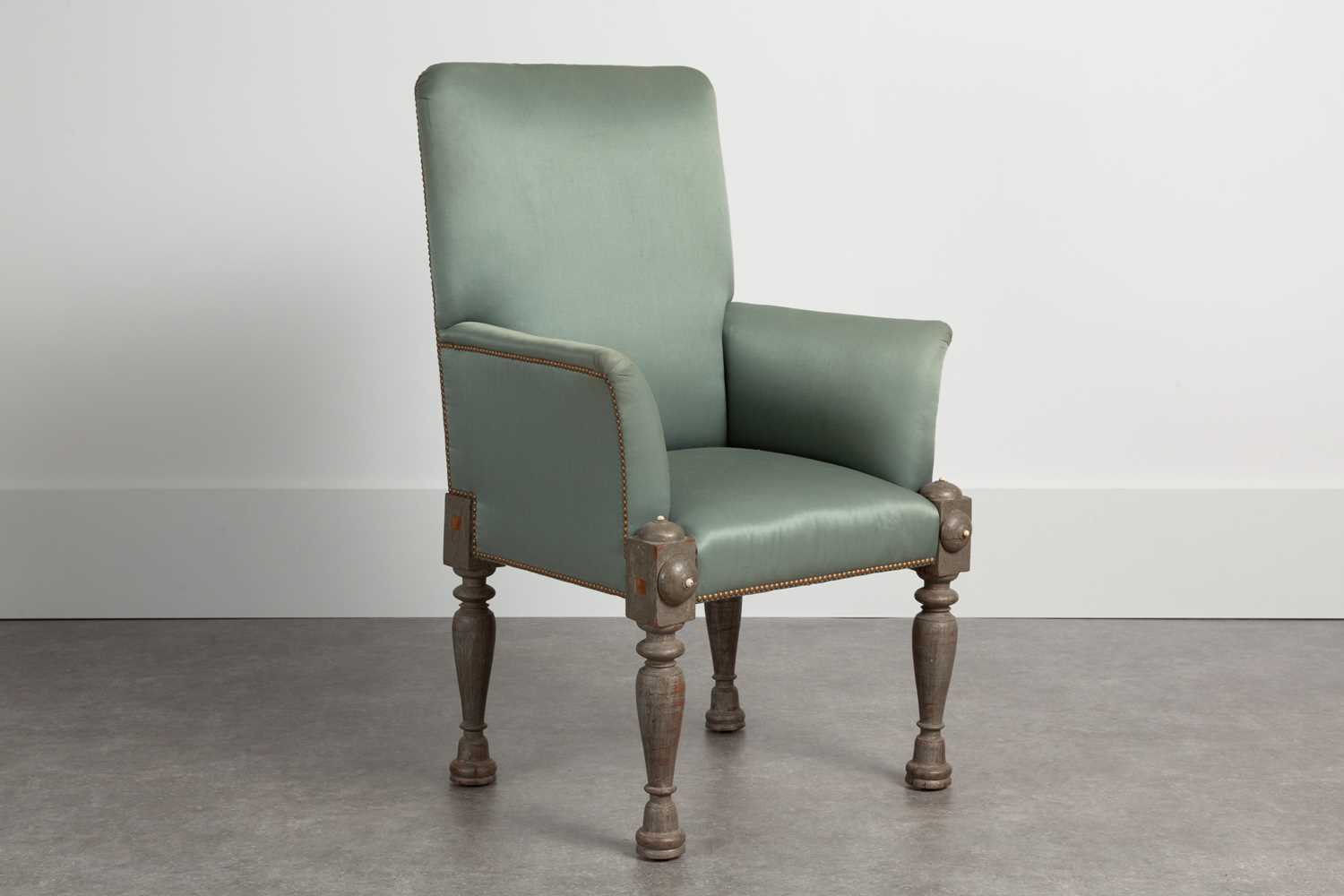 Lot 25 - A painted 'throne' armchair