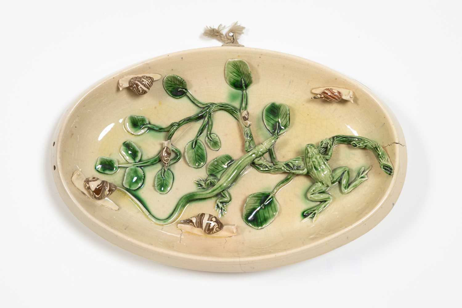 Lot 184 - A Palissy ware serving dish