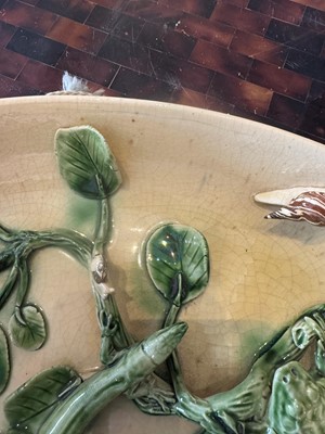 Lot 184 - A Palissy ware serving dish