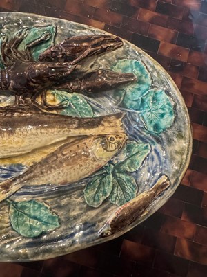 Lot 190 - A Palissy ware oval dish