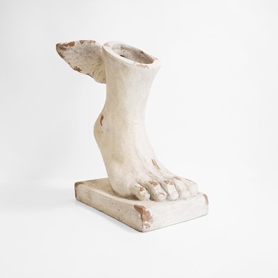 Lot 137 - A terracotta sculpture