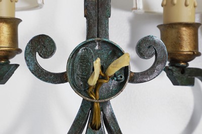 Lot 476 - A pair of toleware and parcel-gilt wall lights