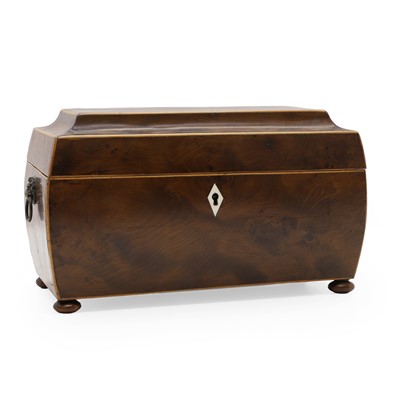Lot 312 - A George III yew and boxwood-strung tea caddy