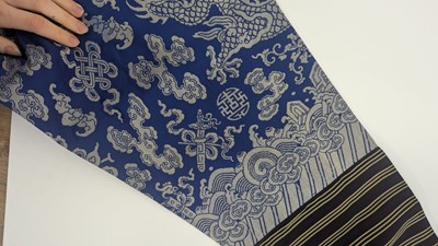 Lot 160 - A Chinese brocade-weave dragon robe