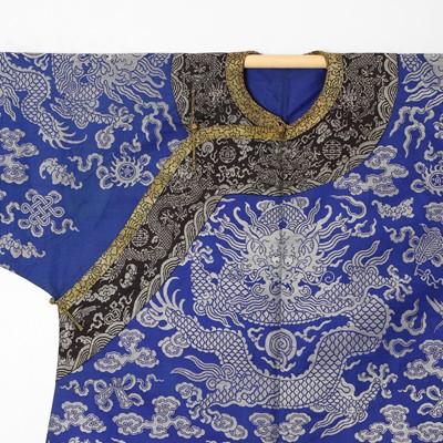 Lot 160 - A Chinese brocade-weave dragon robe