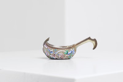 Lot 286 - A silver-gilt and cloisonné kovsh