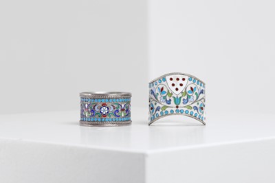 Lot 298 - A silver and cloisonné napkin ring