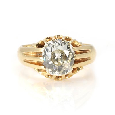 Lot 186 - An old mine cut diamond single stone ring