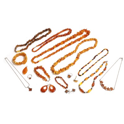 Lot 446 - A group of amber jewellery