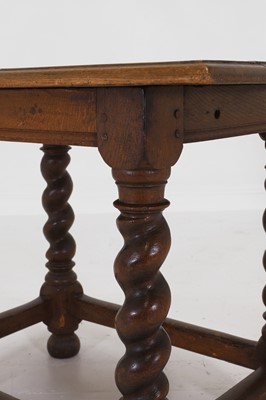Lot 16 - An oak side table