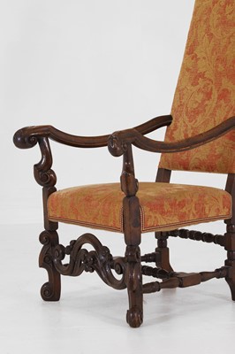 Lot 4 - A carved walnut throne chair