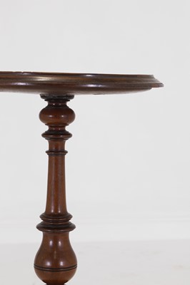 Lot 35 - A William and Mary turned walnut candlestand