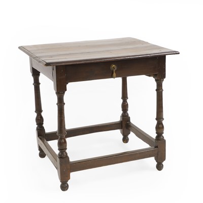 Lot 382 - An oak side table